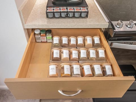 Kalo Homes - Mauka to Makai House in Makaha Valley