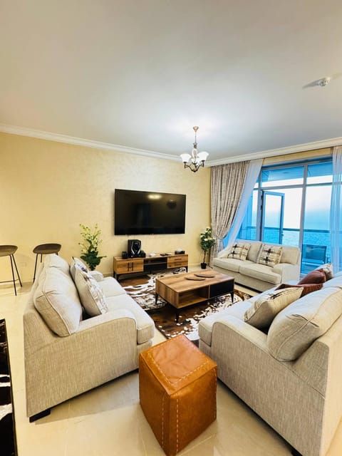 Communal lounge/ TV room, TV and multimedia, Living room, Seating area