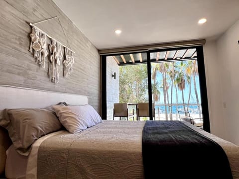 Bed, Balcony/Terrace, Bedroom, Sea view