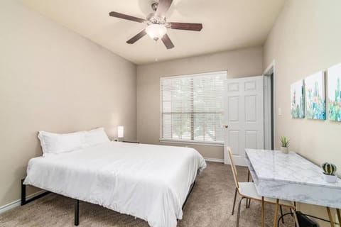 Stylish 1BR Apt near UMHB Apartment in Temple