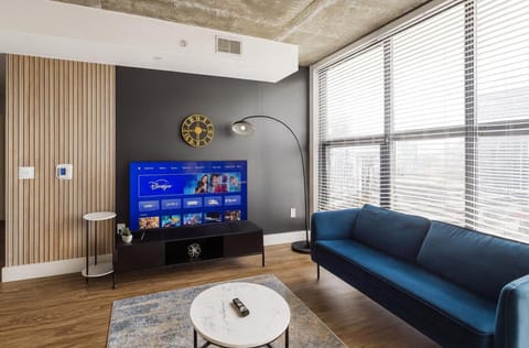 Vibrant 2BR Stay Pool, Sauna and Lounge Apartment in Vestavia Hills