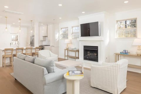 Luxury Home next to U of A Dickson St & downtown House in Fayetteville