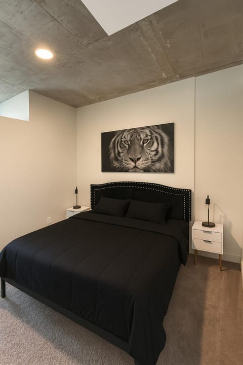 Trendy 3BR City Apt Pool and Ping Pong Fun Apartment in Vestavia Hills