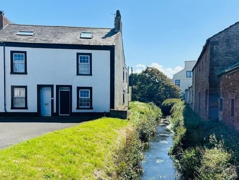 Old Post Office By The Sea House in Allerdale District