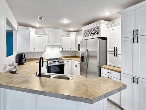 Razorback Retreat- 5 mi to University of Arkansas House in Fayetteville