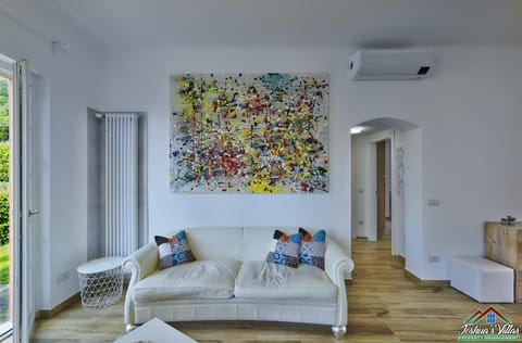 Casa Giuditta with Air Conditioning and Pool Apartment in Lierna