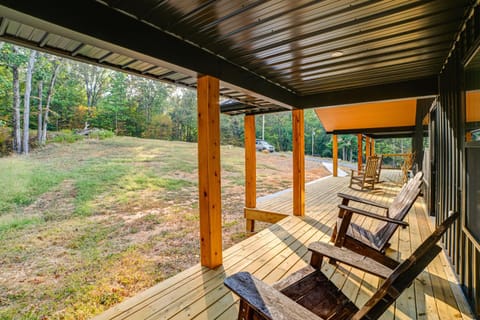 Walk to Lake Barkley! Family Home with Outdoor Oasis House in Lake Barkley