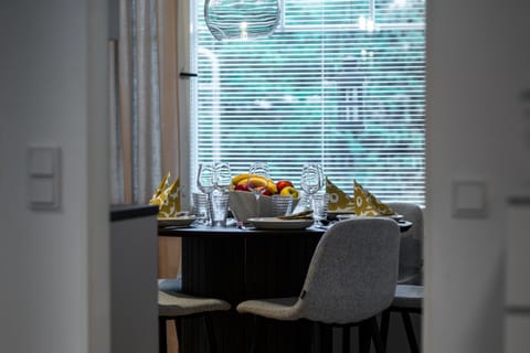 Food and drinks, Dining area, Food