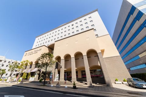 Nearby landmark, Facade/entrance, Property logo or sign