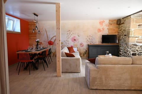 TV and multimedia, Living room, Dining area