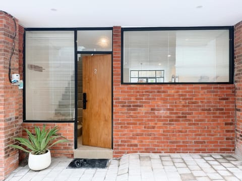 Facade/entrance