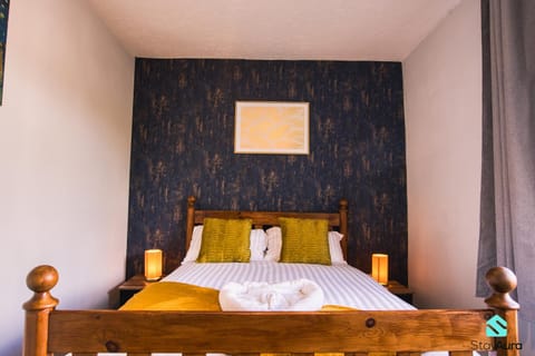 Mondern 2BR Flat By Stay Aura Short Lets & Serviced Accommodation Newcastle With Free WiFi & Parking Apartment in Newcastle upon Tyne