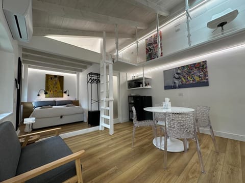 Living room, Photo of the whole room
