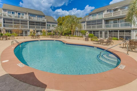 4 Mi to Beach Unit with Pool Access in Little River Apartment in Little River