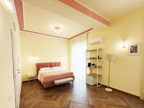 Bed, Photo of the whole room, Bedroom, air conditioner