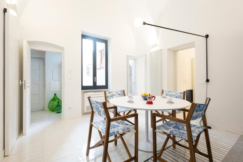 Living room, Seating area, Dining area, wardrobe