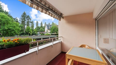Balcony/Terrace, Garden view