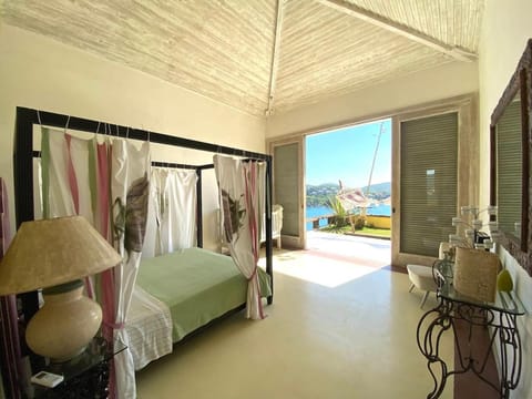 Bed, Natural landscape, View (from property/room), Balcony/Terrace, Photo of the whole room, Bedroom, Mountain view