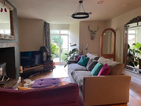 Spacious Garden Apartment in Cheltenham Apartment in Cheltenham