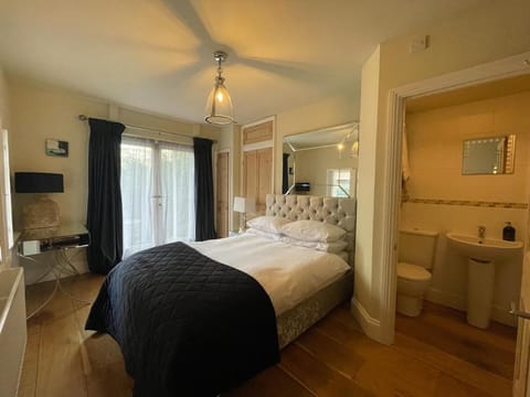 Spacious Garden Apartment in Cheltenham Apartment in Cheltenham