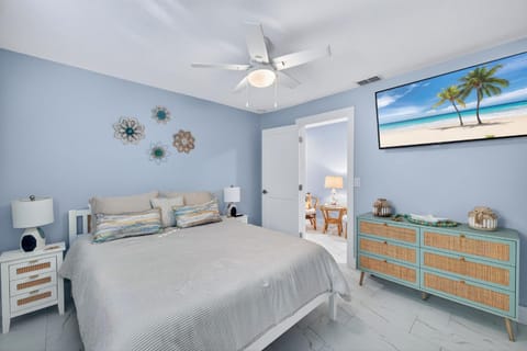 Beach Bungalow Retreat House in Iona