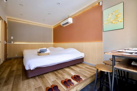 Bed, Photo of the whole room, Bedroom, towels, air conditioner