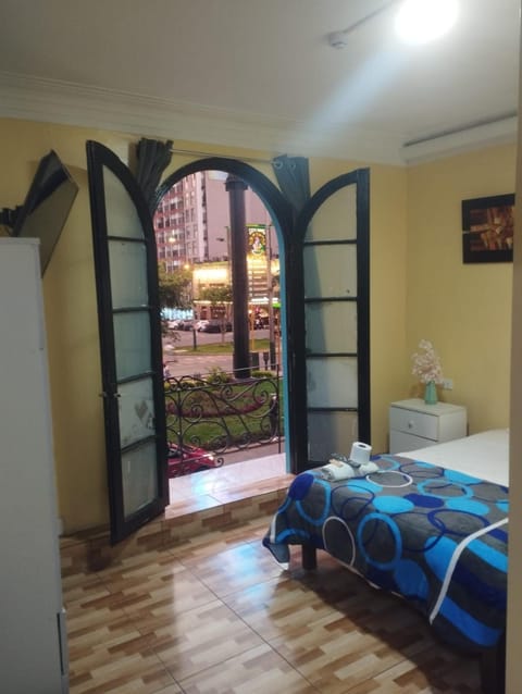 View (from property/room), Balcony/Terrace, City view