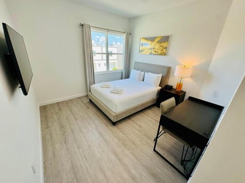 The Sun-Kissed Retreat near Disney House in Loughman