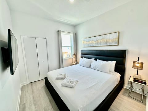 The Paradise Retreat8 by Disney House in Loughman