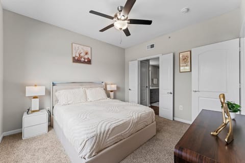 Bright 1BR in Magnolia Near Woodlands Waterway Apartment in The Woodlands