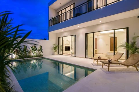 Villa Cepaka Modern 3BR Retreat Close to Pererenan & Canggu Villa in North Kuta