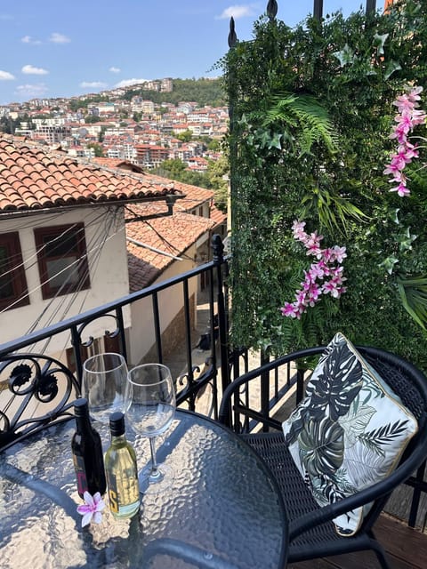 Day, Natural landscape, View (from property/room), Balcony/Terrace, City view, Mountain view