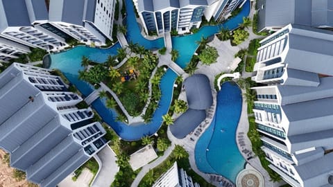 Property building, Neighbourhood, Natural landscape, Bird's eye view, Pool view, Swimming pool