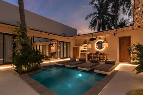 Swimming pool, Swimming pool
