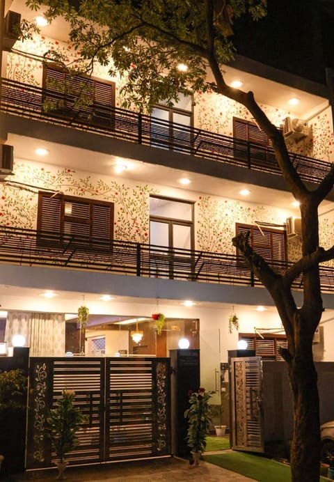 Property building, View (from property/room)