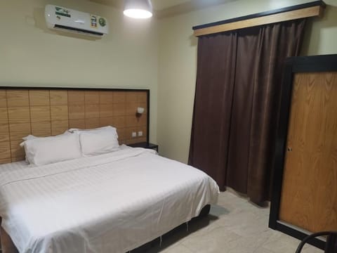 Bed, Bedroom, wardrobe, air conditioner