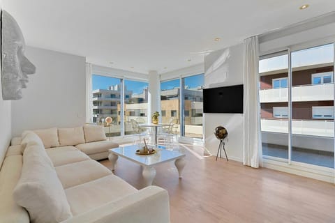TV and multimedia, Living room, Seating area