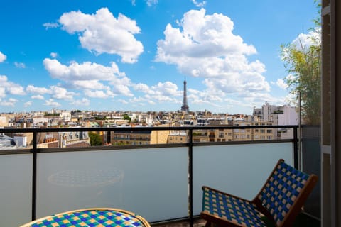 View (from property/room), Balcony/Terrace, City view