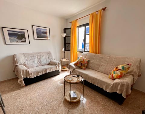Communal lounge/ TV room, Living room, Seating area