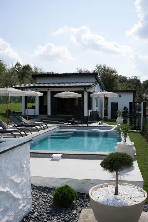Property building, Swimming pool