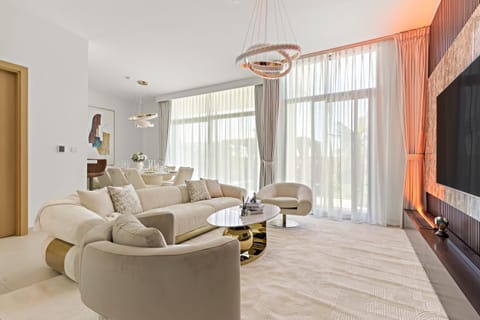 TV and multimedia, Living room, Seating area, Evening entertainment