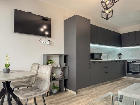 TV and multimedia, Kitchen or kitchenette, Seating area, Dining area, oven