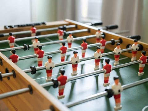 4BR Game-Day Retreat - Foosball & Fire Pit House in Fayetteville