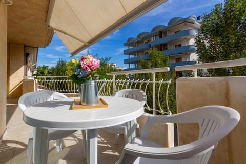 Day, View (from property/room), Balcony/Terrace, Dining area