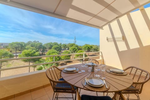 View (from property/room), Balcony/Terrace, Balcony/Terrace, Dining area