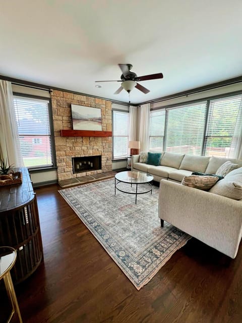 10 Bridlewood Court Cartersville House in Cartersville