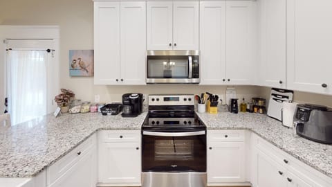 Pine Mtn Getaway Pet-OK 3BR w Weekday Discounts House in Cartersville