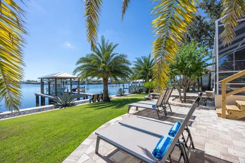 Plunge into Joy & Bayfront Magic at Seaside Escape - Villa Seabird House in Apollo Beach