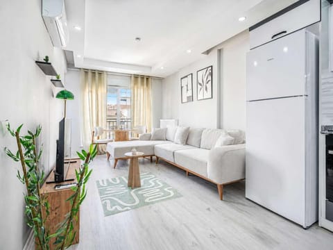 TV and multimedia, Living room, oven, pet friendly, air conditioner