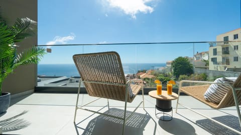 View (from property/room), Balcony/Terrace, Sea view